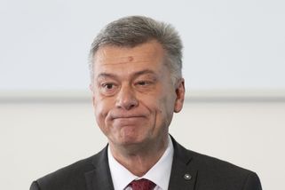 I Babiš může mít pravdu, napsal Blažek. Exministr se zastal vlády a zpražil senátory